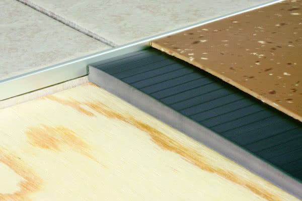commercial_retail_baseaccessories_flexco